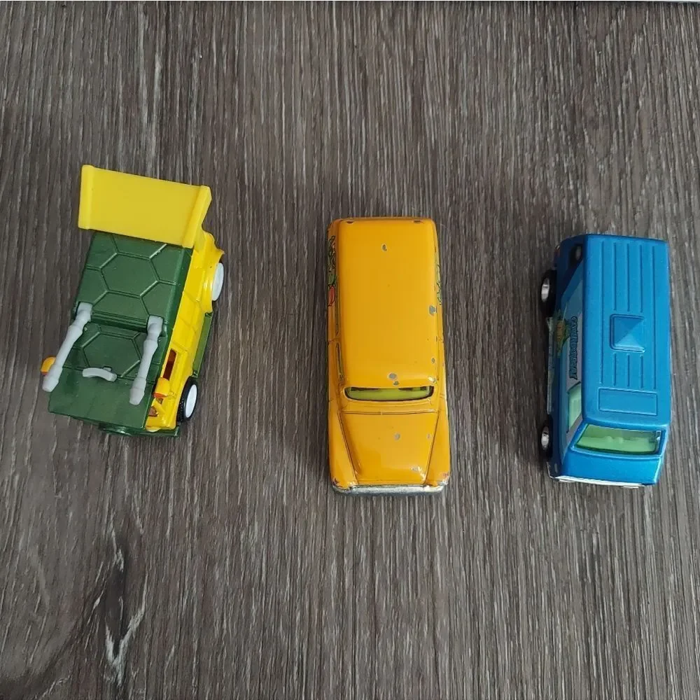 Hot Wheels yellow green